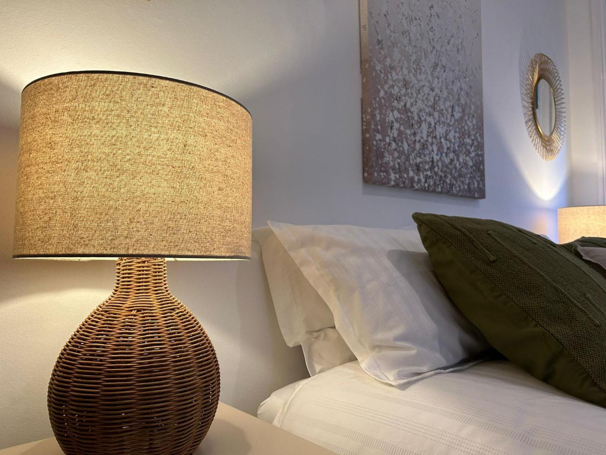 Whitchurch High Street Hideaway Экстерьер фото